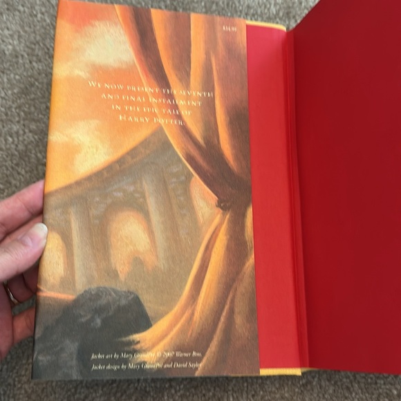 Harry Potter and the Deathly Hallows Book - Picture 2 of 6